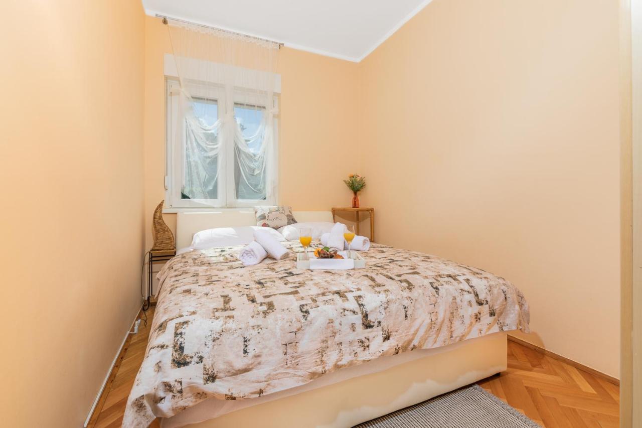 Apartments Come&Stay Punat Ngoại thất bức ảnh
