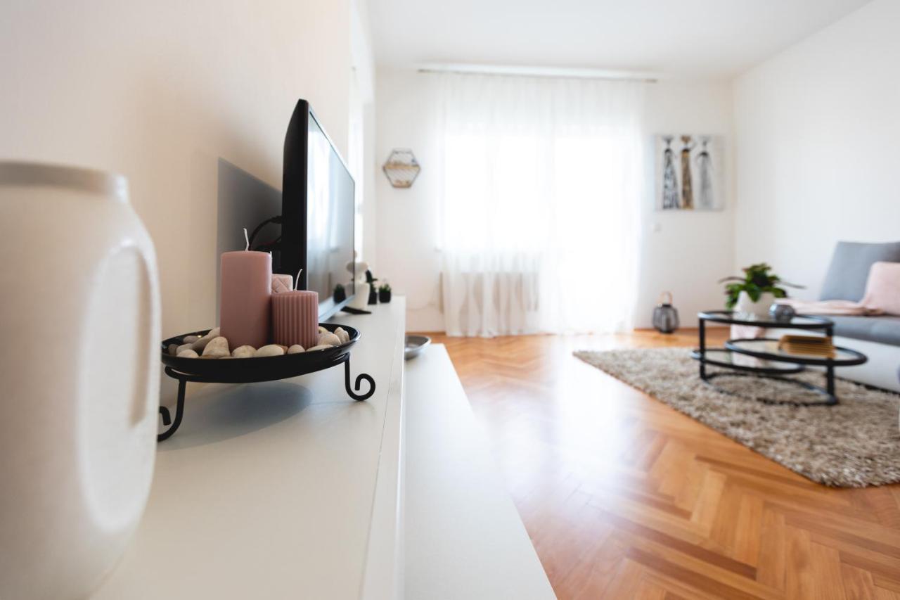 Apartments Come&Stay Punat Ngoại thất bức ảnh