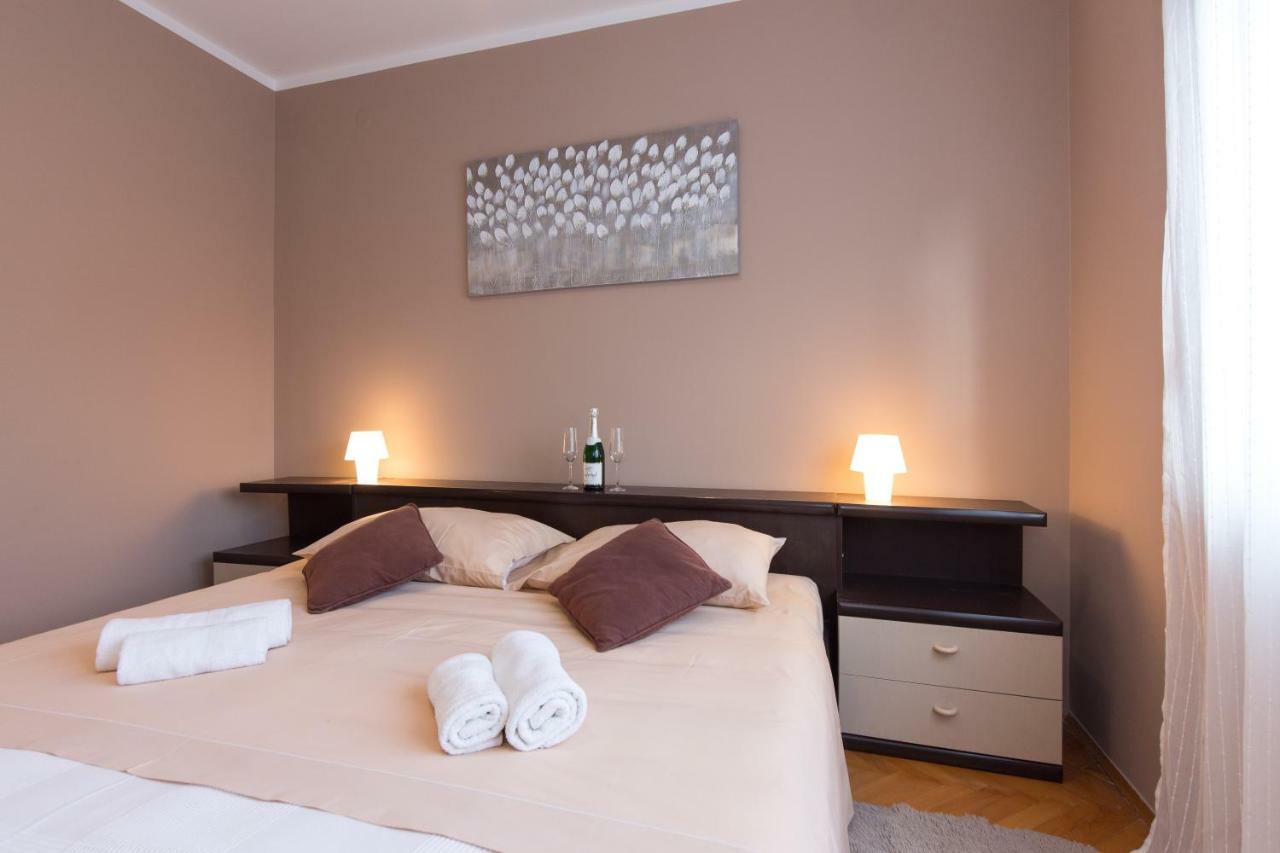 Apartments Come&Stay Punat Ngoại thất bức ảnh